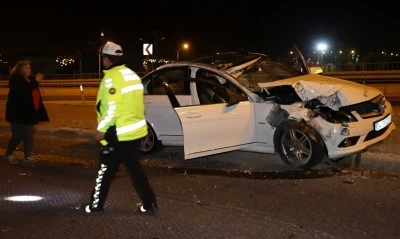ADAY SÜRCÜ AKOLLU ARAÇ KULLANARAK HAYATININ YANLIŞINI YAPTI