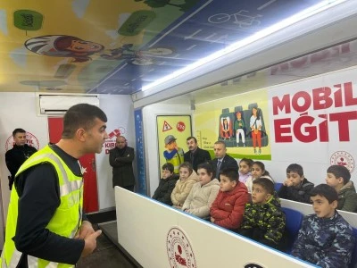 Kilis&rsquo;te Trafik Eğitim TIR&rsquo;ı &Ccedil;ocuklarla Buluştu