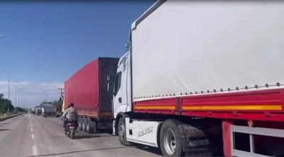 Kilis’te TIR kuyruğu kilometrelerce uzadı [ÖZEL HABER]