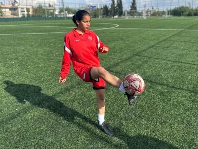 TARİHİ BAŞARI! Kilis’ten Milli Takıma giden ilk kız futbolcu