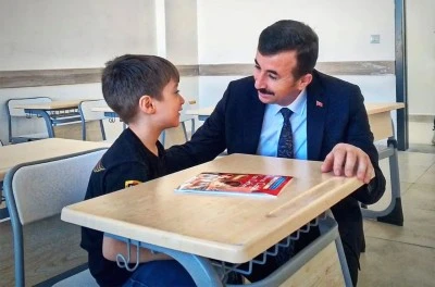 Kilis İl Millî Eğitim Müdürü Açıkgöz, öğrencilerle bir araya geldi