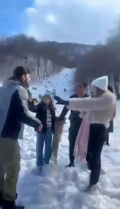 YAZIKLAR OLSUN! Baba &ccedil;ocuklarının yanında darp edildi