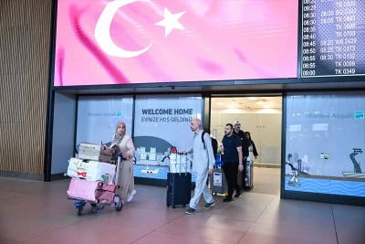 Hacılar Kutsal Topraklardan D&ouml;nmeye Başladı