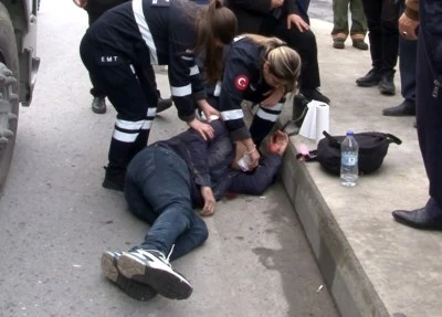 Hafriyat kamyonu yayaya çarptı: Yaralı hastanede