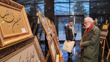 Hat eserleriyle Gazze'ye yardım topladı