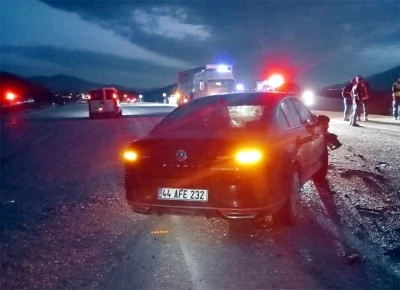 İki otomobil çarpıştı: 1 ölü, 3 yaralı