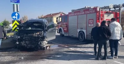 İki otomobilin çarpıştığı kazada 5 kişi yaralandı
