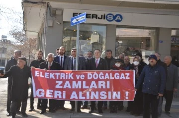 İL BAŞKANI PERKER &quot;HAYAT PAHALILIĞI İLE HALK YOKSULLAŞTIRILIYOR&quot;