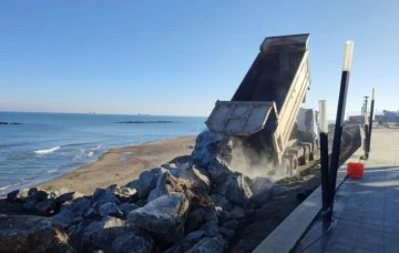 İlçeyi parça parça yutuyor