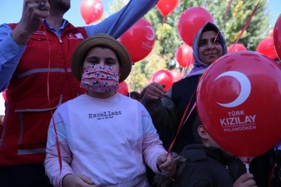 İlik kanseri Tuana’nın “balon” hayali gerçekleşti