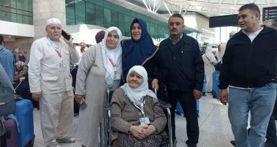 İlk hac kafilesi dualarla uğurlandı