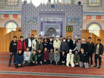 İMAM HATİP LİSESİ ÖĞRENCİLERİ CAMİDE BULUŞTU