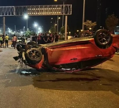 Otomobil yayalara çarptı! her yer kan revan: 3 ölü, 3 yaralı