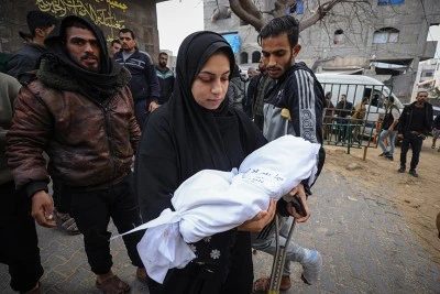 İsrail, Ateşkese rağmen GAZZE&rsquo;DE &ouml;ld&uuml;rmeye devam ediyor