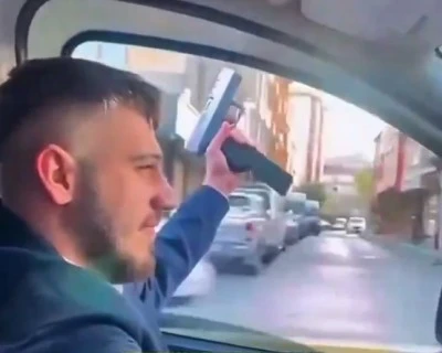 İstanbulun göbeğinde havaya ateş etti ve Dinlediği müzik dikkat çekti