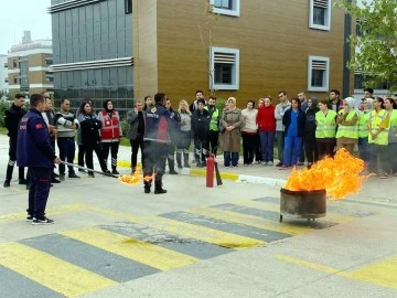 İtfaiyeden hastane personeline yangın eğitimi