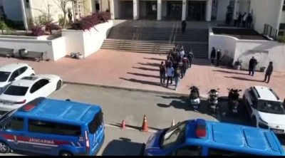 Jandarmadan G&ouml;&ccedil;men Ka&ccedil;ak&ccedil;ılarına Operasyon