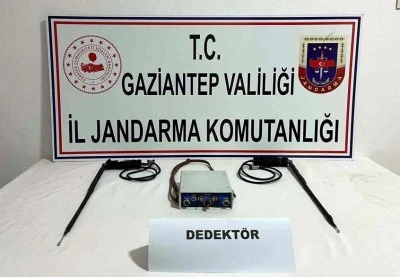 Kaçak kazı yapan 3 şahıs suçüstü yakalandı