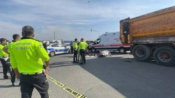 Kamyonun çarptığı motosiklet sürücüsü hayatını kaybetti