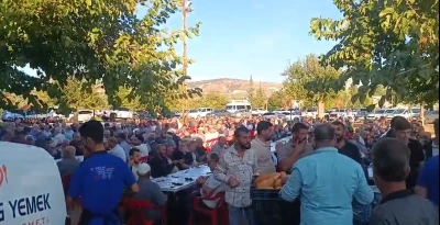 Karnebi K&ouml;y&uuml;'nde &Ouml;zkan Ailesinden Mevlit Programı