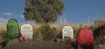 Kavuşamayan aşıklar yan yana defnedildi