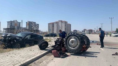 Kaza yapan traktör parçalandı: 1 ölü