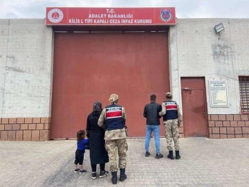 Kesinleşmiş hapis cezası ile aranan 1 kadın 1 erkek yakalandı