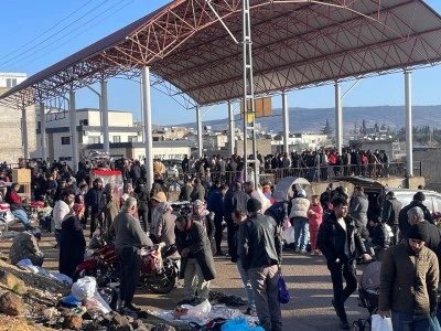 Kilis Bit Pazarı&rsquo;nda İğne Atılsa Yere D&uuml;şm&uuml;yor!