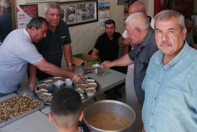 Kilis Emeklilerin Sesi Derneğinden Aşure İkramı