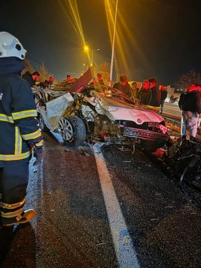 Kilis G&uuml;mr&uuml;k Yolu&rsquo;nda Feci Kaza: &Ccedil;ok Sayıda Ekip Sevk Edildi