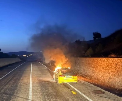 Kilis-Hatay Yolunda Seyir Halindeki Ticari Takside Yangın