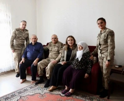 Kilis İl Jandarma Komutanı&rsquo;ndan Şehit Ailelerine Anlamlı Ziyaret