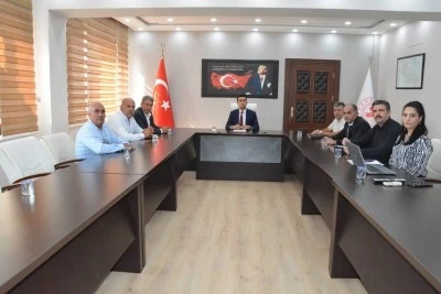Kilis İl &Ouml;zel İdaresi&rsquo;nde Yeni D&ouml;nem: Dr. Yasin Ardı&ccedil; Başkanlığında İlk Enc&uuml;men Toplantısı