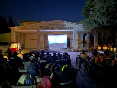 Kilis’in Polateli İlçesi’nde Açık Hava Sinema Keyfi
