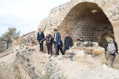 Kilis&rsquo;in Tarihi Değeri Ravanda Kalesi&rsquo;nde Restorasyon S&uuml;r&uuml;yor