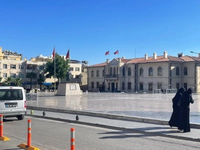 Kilis Meydanı Sessizliğe B&uuml;r&uuml;nd&uuml;!