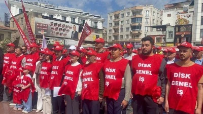  Kilis&rsquo;te 1 Mayıs Coşkusu: Davul Zurna Eşliğinde Halaylar &Ccedil;ekildi