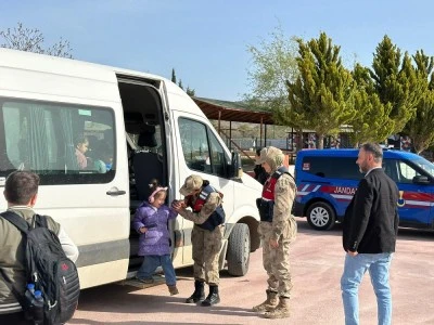 Kilis&rsquo;te 30 Noktada Y&uuml;zlerce Kişi ve Ara&ccedil; İncelendi  