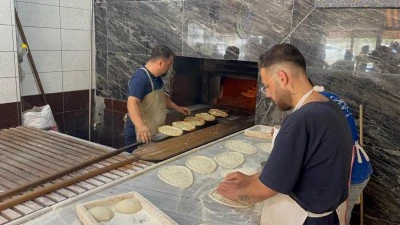 Kilis’te 400 derece sıcakta ekmek üretmeye çalışıyorlar