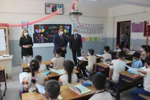 KİLİS'TE 60 BİN ÖĞRENCİ DERS BAŞI YAPTI