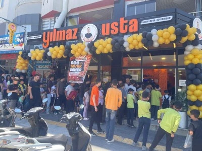 Kilis&rsquo;te 600 Kilo D&ouml;ner İkramına Uzun Kuyruk oluştu!