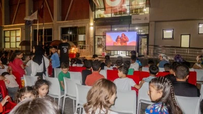 Kilis'te açık hava sineması çocuklara keyifli anlar yaşattı