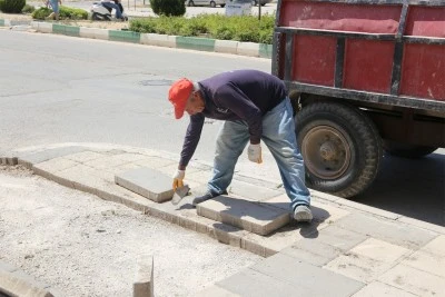 Kilis'te bozulan kaldırımların onarımı sürüyor