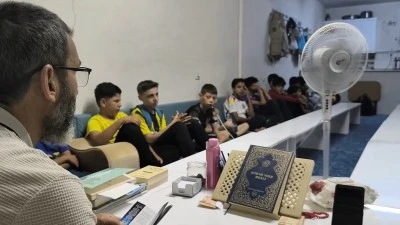 Kilis'te bu Cami de İmam bir başka!