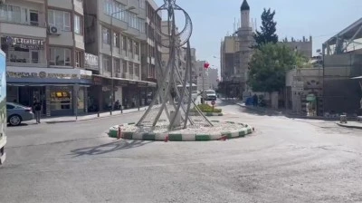 Kilis'te caddede in cin top oynuyor!