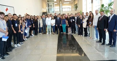 Kilis’te “Dijital Zihinler Fikir Sahnesi” etkinliği 