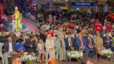 Kilis&rsquo;te Esat Kabaklı Konserine Yoğun İlgi! Cumhuriyet Meydanı Doldu Taştı