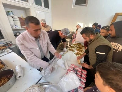Kilis'te Esnaftan 200 Aileye D&ouml;ner ve S&uuml;tla&ccedil; İkramı