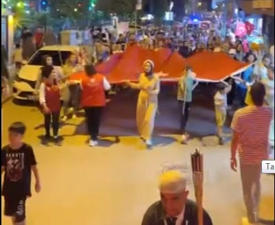 Kilis’te Fener Alayı Yürüyüşüyle Bağımsızlık Meşalesi Taşındı