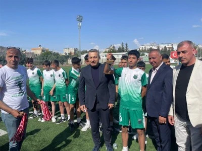 Kilis’te Futbol Coşkusu: Çınarlıspor BAL’a Yükseldi, Kilis Belediyespor U15 Türkiye Şampiyonası’nda!